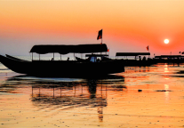 下榻广西防城港东兴国门格林东方酒店，寻访中越边境之旅