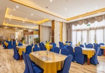 格林东方酒店，来小城品飘香万里的好酒