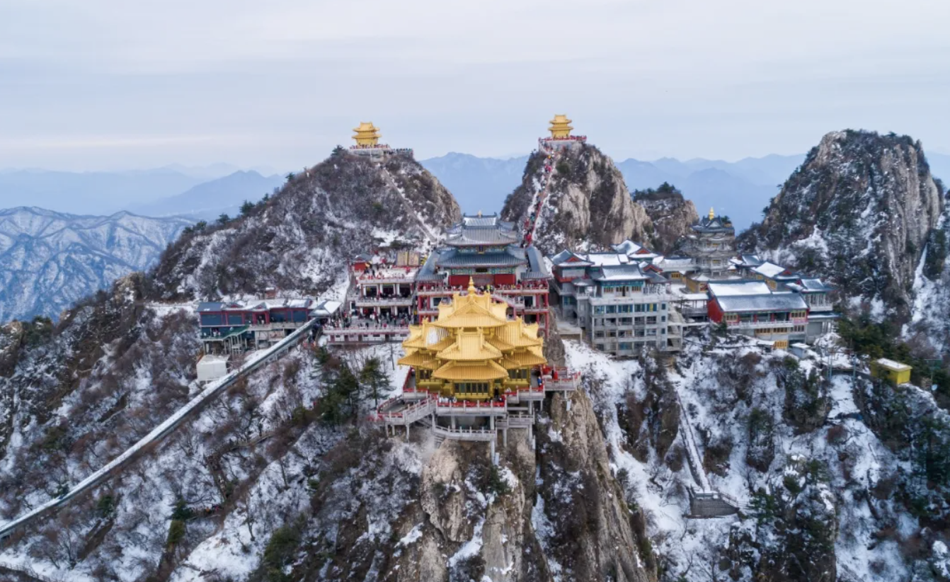 超级网红老君山，年入10亿元后选择“入编”