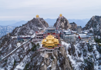 超级网红老君山，年入10亿元后选择“入编”