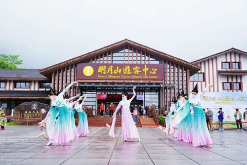 明月山景区迎来杭州旅行商同业考察团！