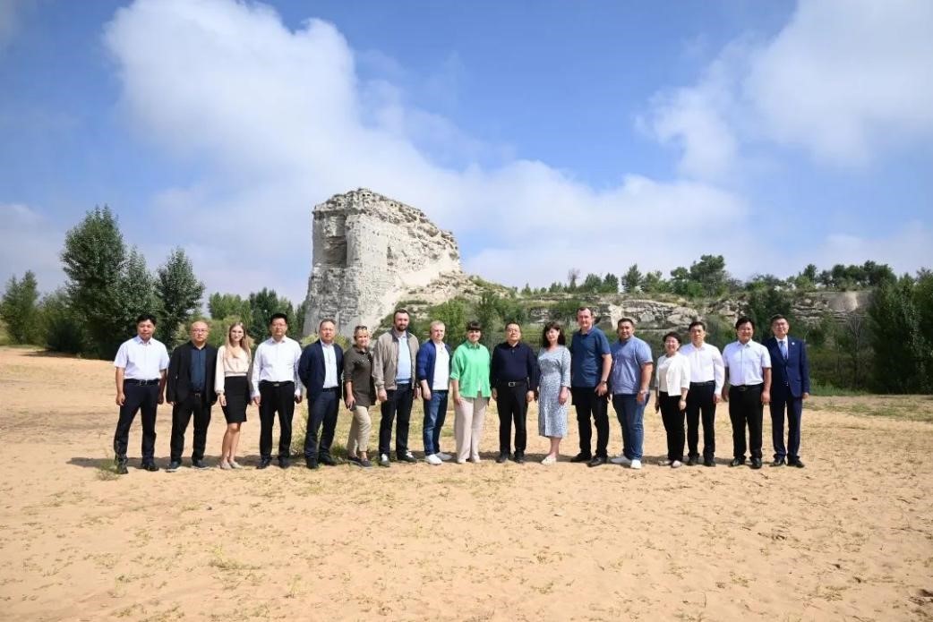 俄罗斯库尔干州政企代表团调研统万城国家考古遗址公园