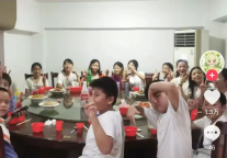 300元点燃的庐山温度！21个孩子的毕业宴如何刷屏百万人