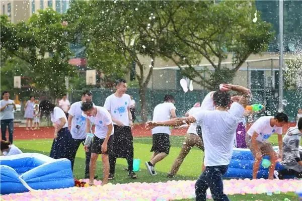 水上电音节、龙虾啤酒、全民泼水...龟峰景区夏日水上狂欢季开始啦！