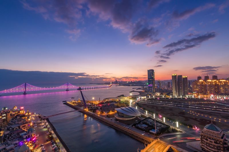 摄图网_500748520_大连跨海大桥夜景(企业商用).jpg