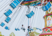 北京欢乐谷 2025 夏浪狂欢节启幕