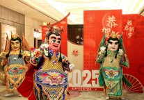 非遗元素"撬动"春节文旅活力 各地万达酒店洋溢浓浓年味