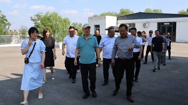 陕西省文联党组成员、专职副主席蔺雨赴中能文创园和统万城景区调研