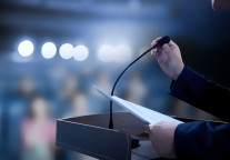 中国驻法使馆回应巴黎长荣桂冠酒店事件