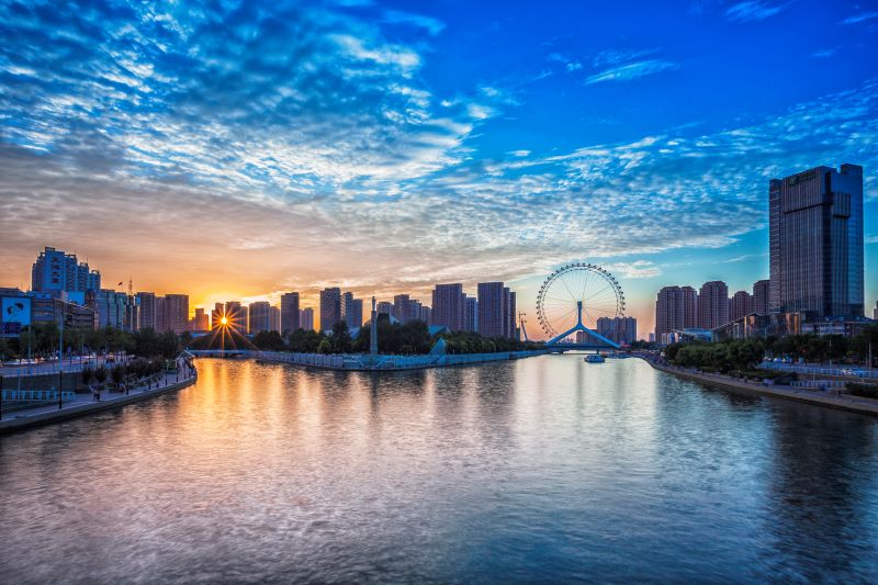 摄图网_500335088_日落之眼（企业商用）.jpg