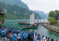 1000人、2000人…大团来了！