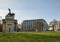 伦敦半岛酒店即将开幕