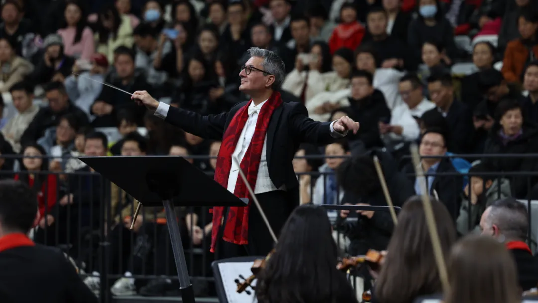 意大利米兰音乐会的风吹到了榆林，与榆林市民共贺新年