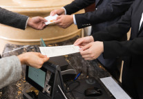 薅酒店的羊毛，真成了一门生意？