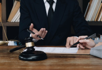 新华联间接控股子公司转让华夏酒业100%股权