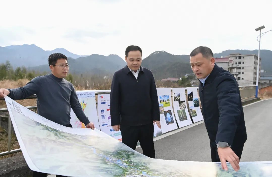陈云在三清山调研时强调：高品质打造三清山港首旅游度假区