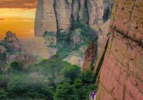 灵蛇聚力，再创辉煌！龟峰景区诚挚寻求2025年合作渠道商