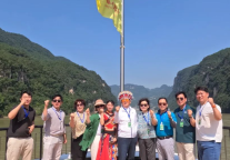 来了！韩国游客，组团走进三峡人家景区