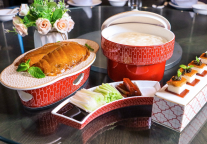 哈尔滨万达文华酒店中餐厅餐单上新果木烤鸭