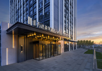 乌鲁木齐白鸟湖万达美华酒店开业：为亚心之都注入新活力