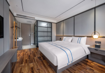 途客中国轻居酒店郑州京广路店