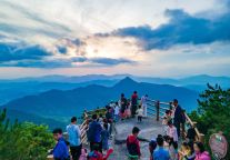 在明月山景区，你永远可以当一个喜欢玩耍的宝宝！