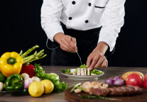 信和酒店关闭旗下新加坡餐厅品牌“沙嗲軒”全部门店