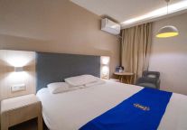 速8酒店丨江中明珠，城在江中