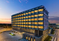 “看照片平平无奇，我怎就迷上了万枫的简约风”