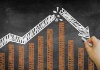 大酒店预计年度股东应占亏损约9亿港元