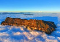 沉浸式感受峨眉山景区的日与夜