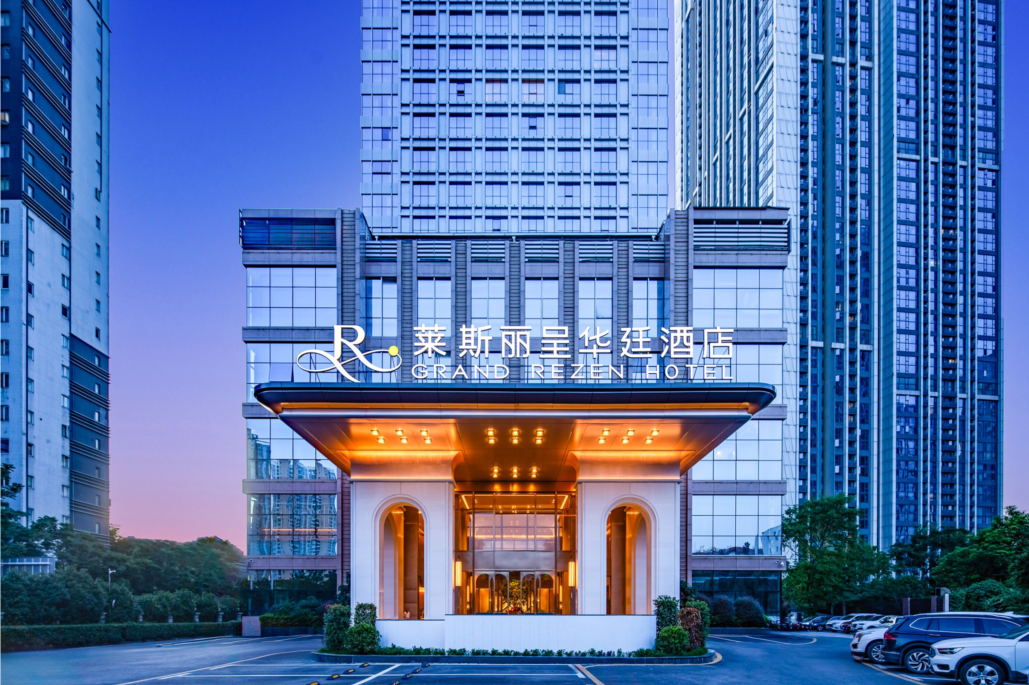 丽呈华廷焕新启程，华中旗舰店闪耀江城