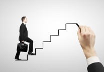 谷安迪： 收益的尽头是性价比的新均衡（评喜忧参半的酒旅暑假）