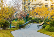 家门直通地铁口，城发为租户解决通勤“最后一公里”