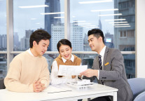 北京口岸本年度出入境人员突破800万人次 外国人占比28.6%