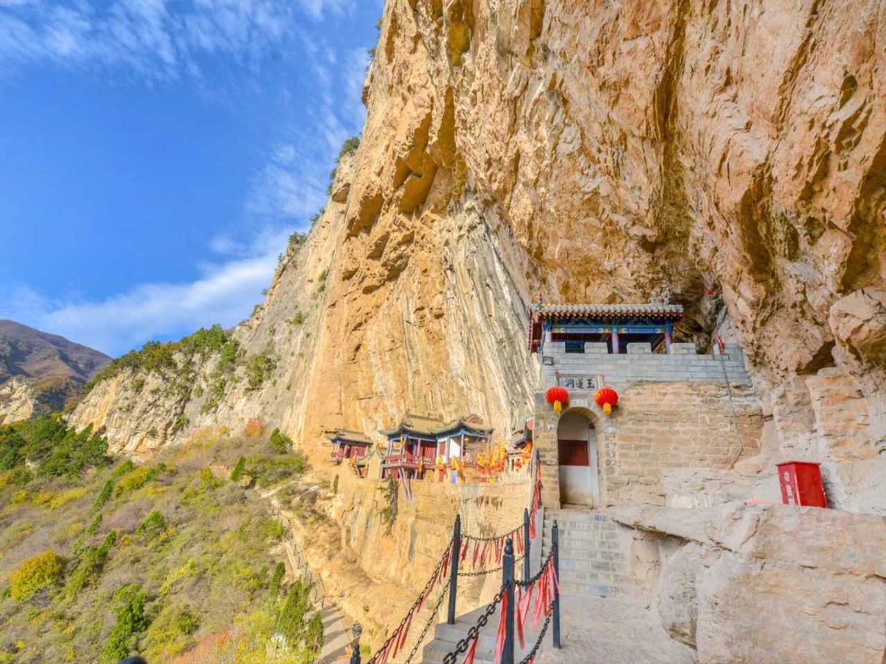 云丘山景区中和节首日：万旗祈愿，福粥暖心，千年文化绽新颜