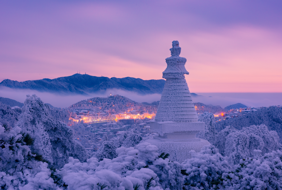 下雪啦！快来一起看看雪后的庐山风景区仙境~