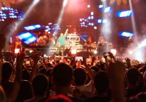 开票即售罄，酒店分到了演唱会的“一杯羹”