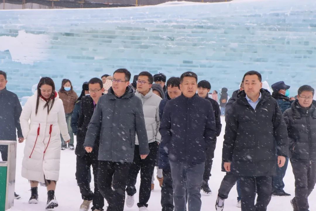 榆林市国资委副主任李帆带队走访慰问榆林旅投公司一线干部员工