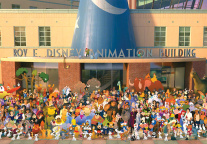 迪士尼100周年世纪合照曝光，543位角色齐聚一堂