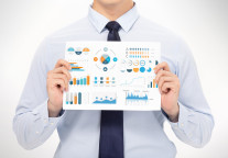 华天酒店第三季度净利润-3281.21万元，同比下降56.24%