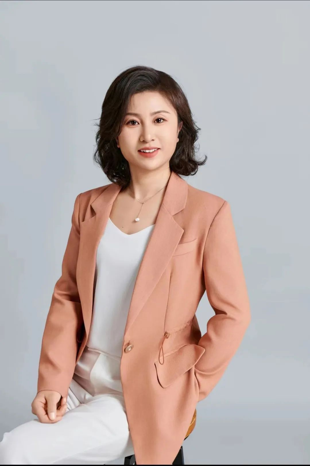 陈彩凤.jfif