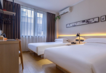 锐思特酒店宁德东方店：海上天湖，百里画廊的温馨驿站