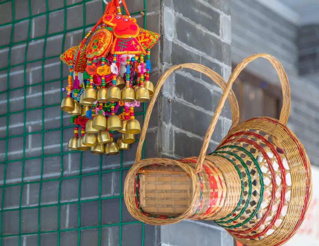 来欣赏！这些三峡人家景区琳琅满目的工艺品