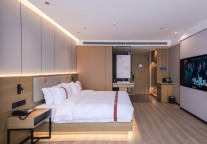 格林东方酒店，步入小城如画山水