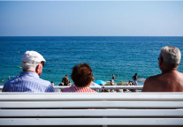 文旅想赚老人钱，先摸摸资金链和良心 