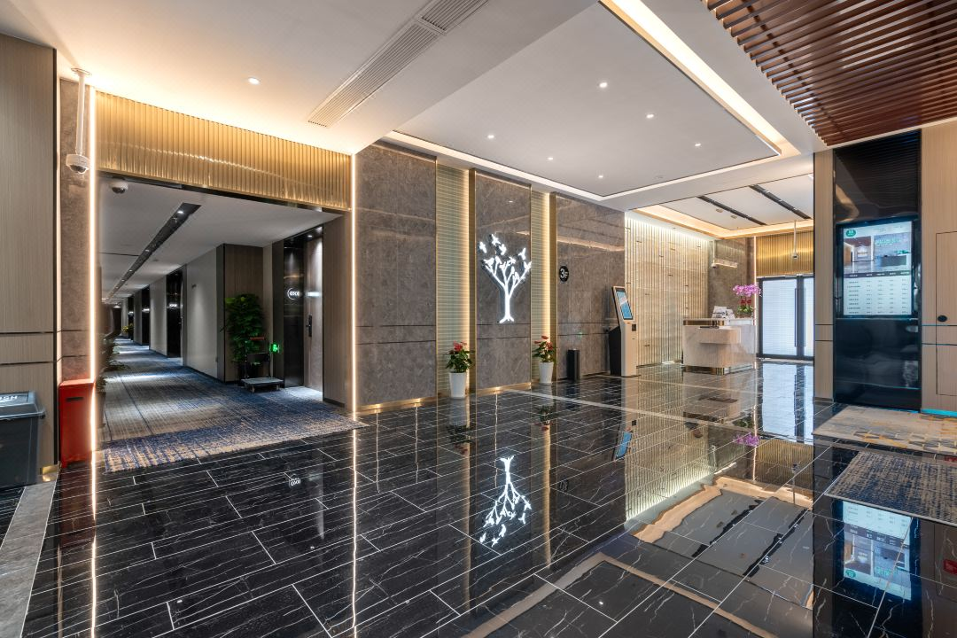 探索上海魅力，途客中国酒店临港海洋公园店：自在旅程新起点