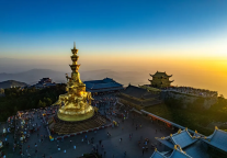 都什么时候了，你还不知道峨眉山景区日与夜有多美