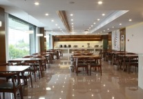 格美酒店，体验小城明珠之光   