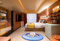 超时光潮玩电竞酒店发布“怪奇鹅”联名店